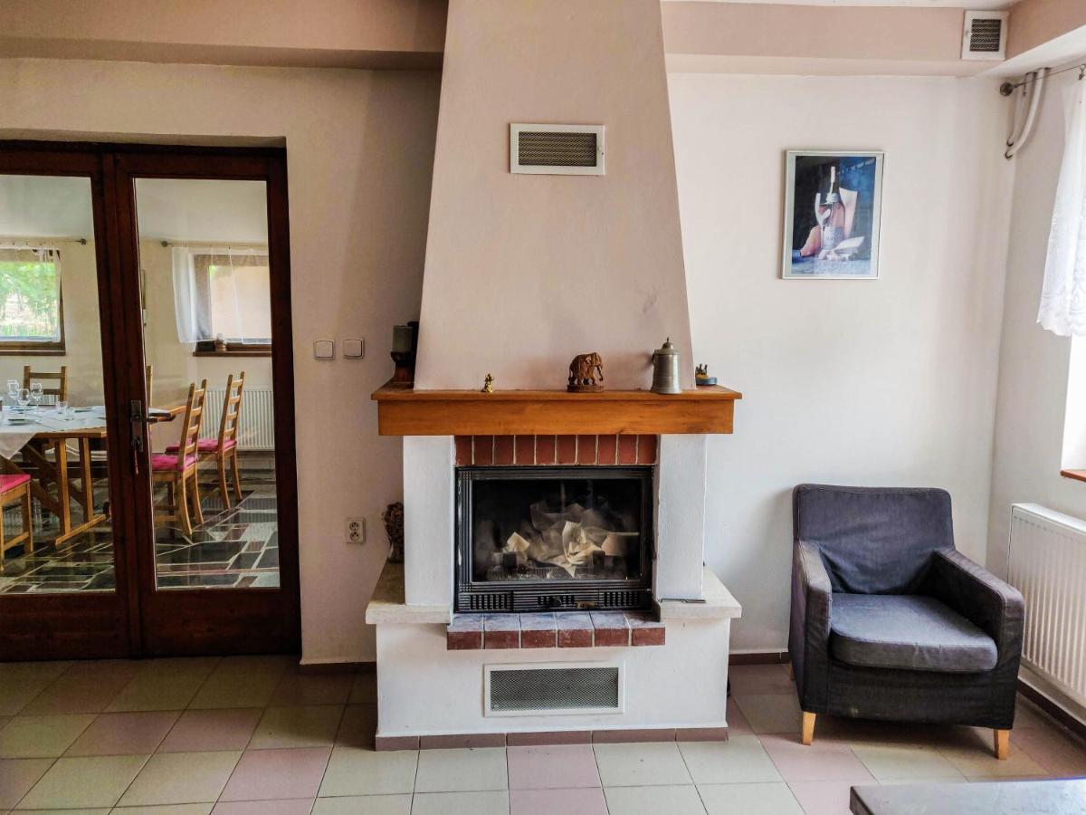 Vinox Winery Villa Vinica Екстериор снимка